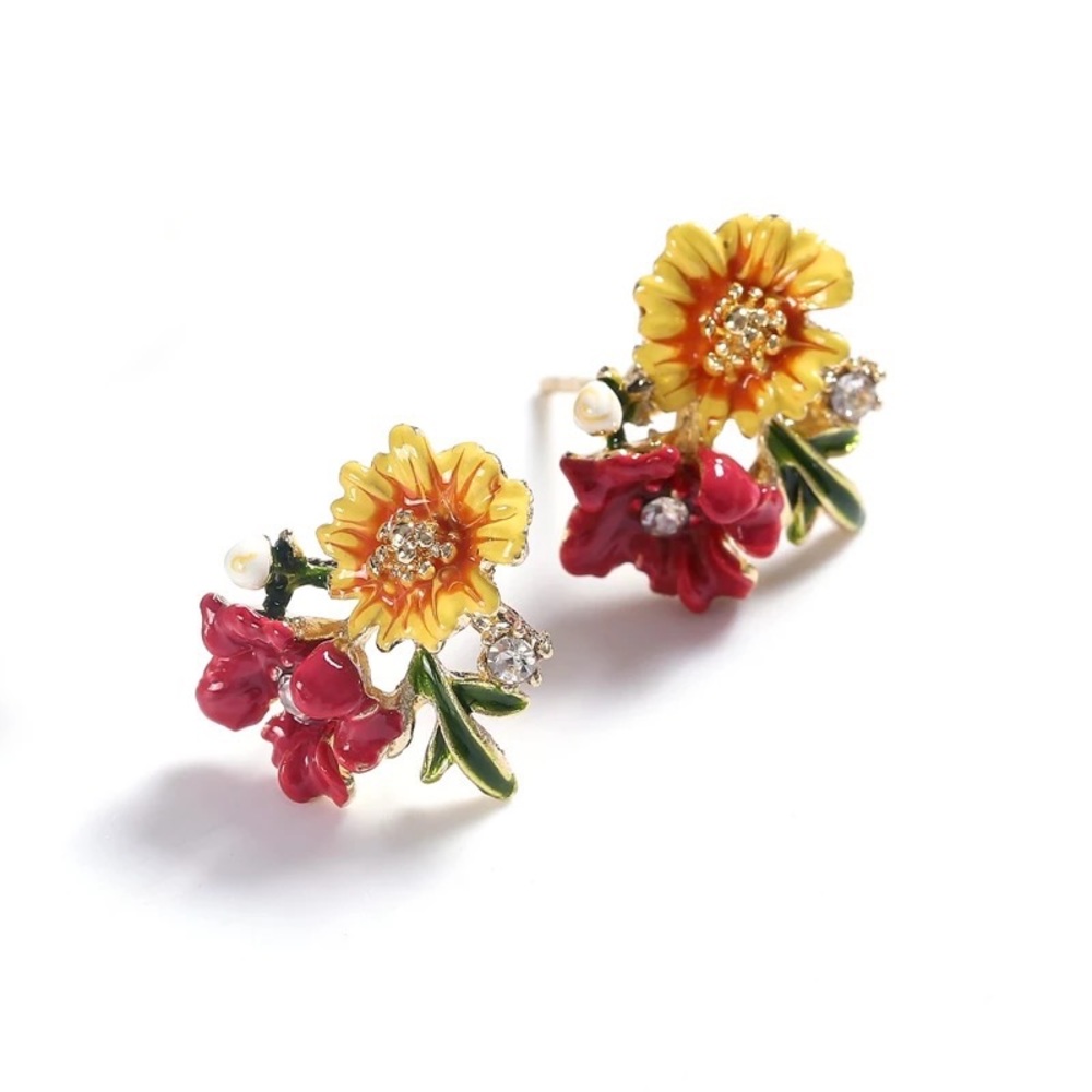 New red and yellow Rhinestone Decor Flower Design Stud Earrings